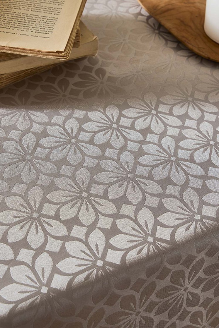 Lotus - Nappe en Damassé motif fleurs